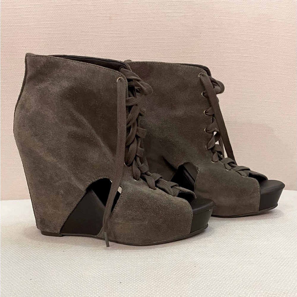 Lucky Brand suede lace wedge. Size 8.